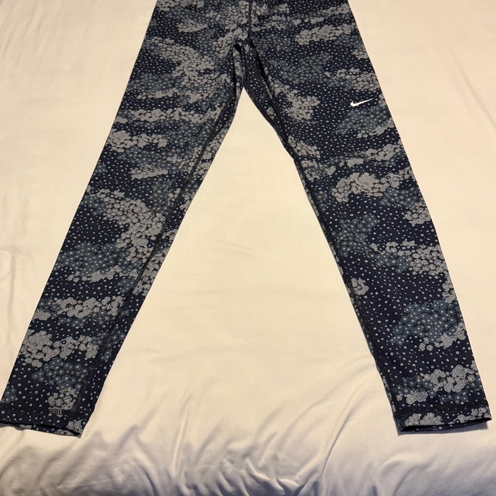 Nike Pro Dri Fit Navy and White Patterned Leggings - Picture 2 of 6